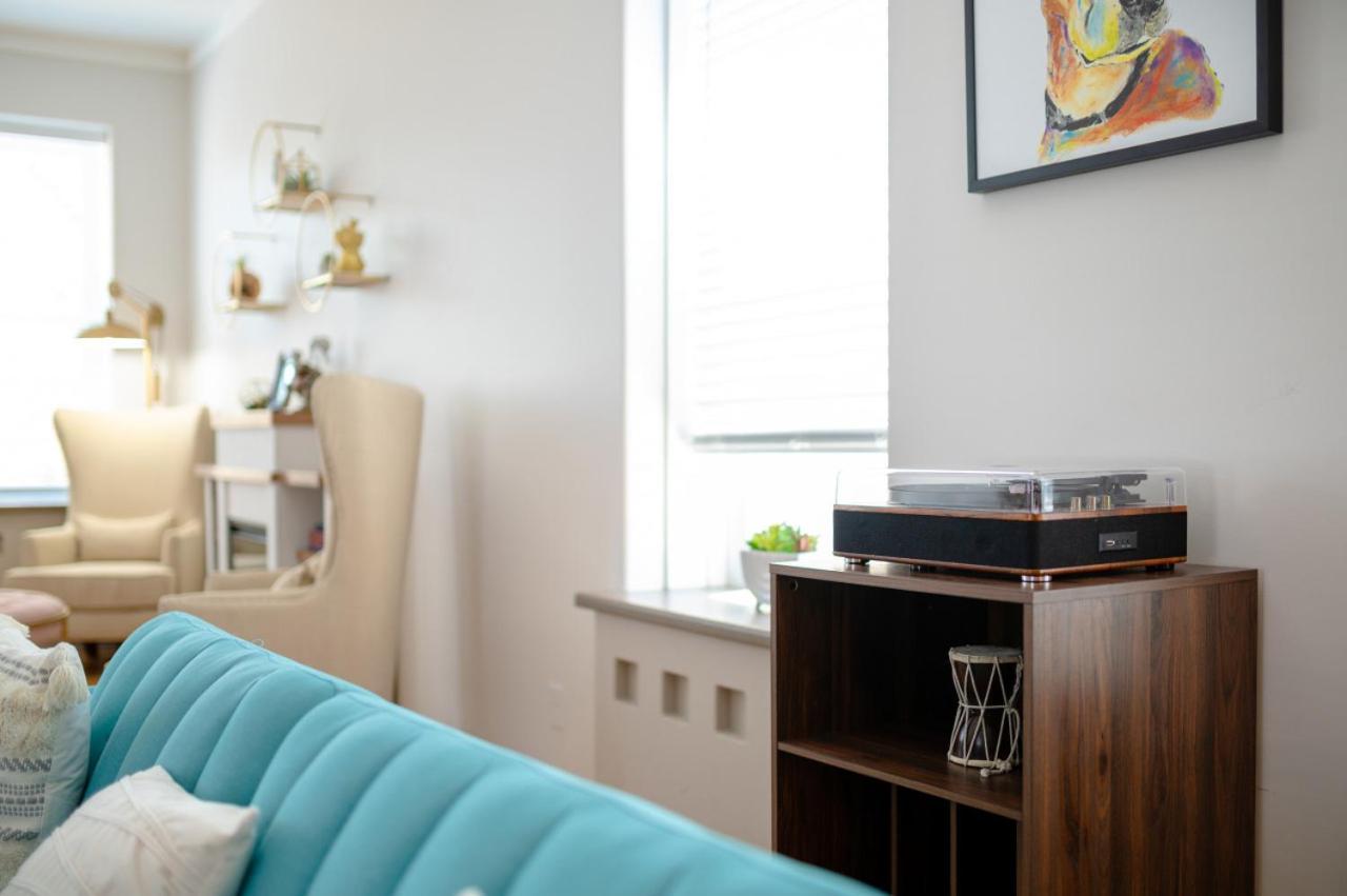 115 N Main Huge 2 Bedroom Unit On Main Street Saint Charles Exteriér fotografie